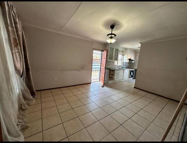 3 BEDROOM HOUSE FOR SALE IN LOTUS GARDENS